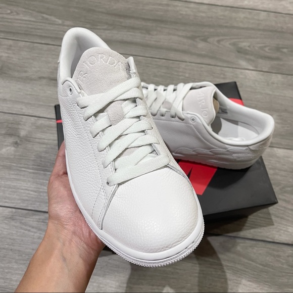 Air Jordan 1 Low White Men’s - Picture 2 of 8